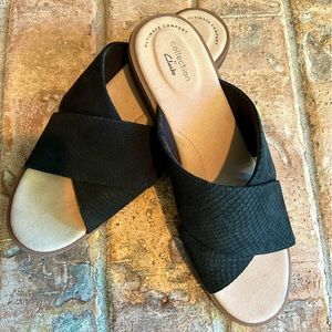 Clarks Comfy Black Strap Sandal
